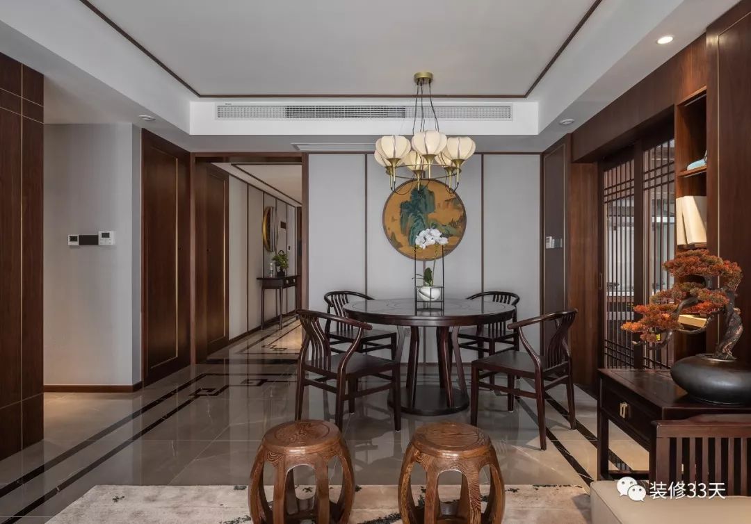 购买家具几十万刺鼻难闻受不了,花几万买实木家具值得吗