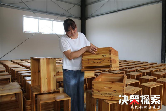 南召县小店乡：扶贫车间建村口脱贫致富有奔头