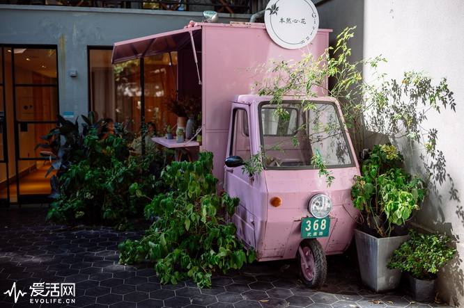 腾龙sp35mm1.4镜身是金属的,腾龙sp17-50mmf2.8镜头