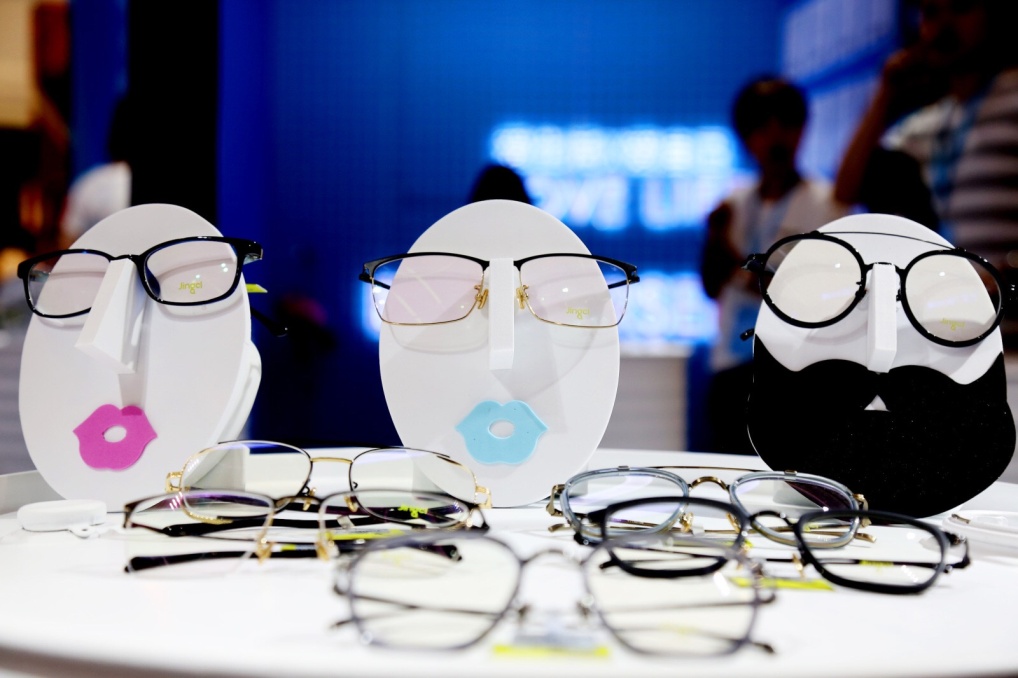 毛不易戴的眼镜,毛不易同款新眼镜框