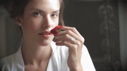 粉丝提问|喂，007吗？这里有377