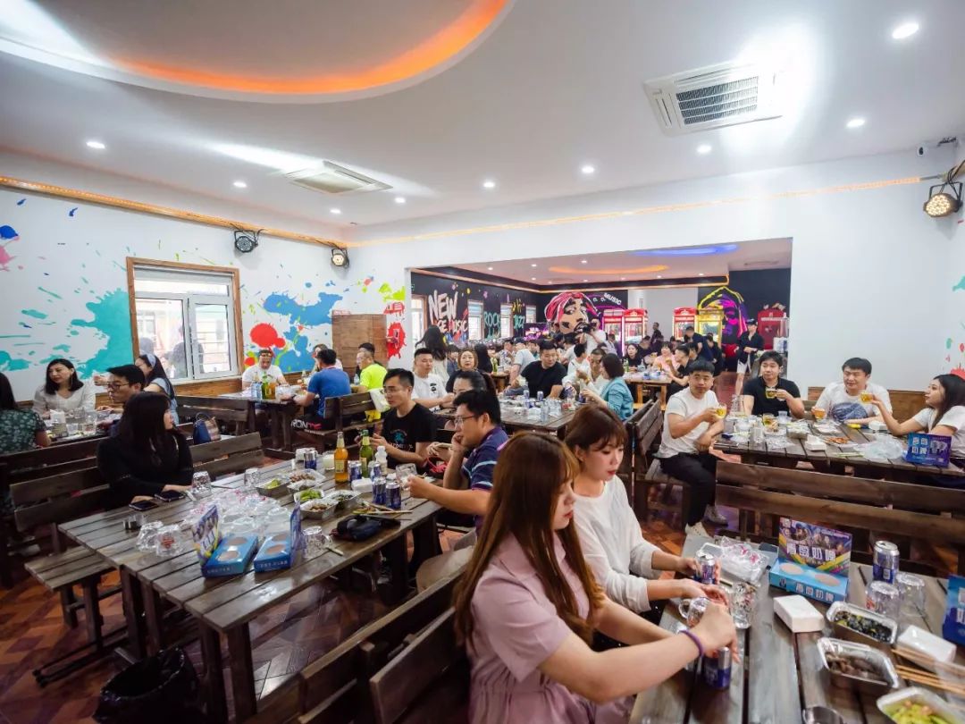 西海岸啤酒城音乐,金沙滩音乐主题酒吧