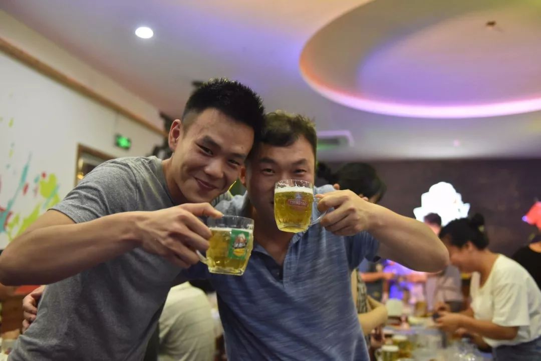 西海岸金沙滩啤酒城,西海岸啤酒城音乐餐吧