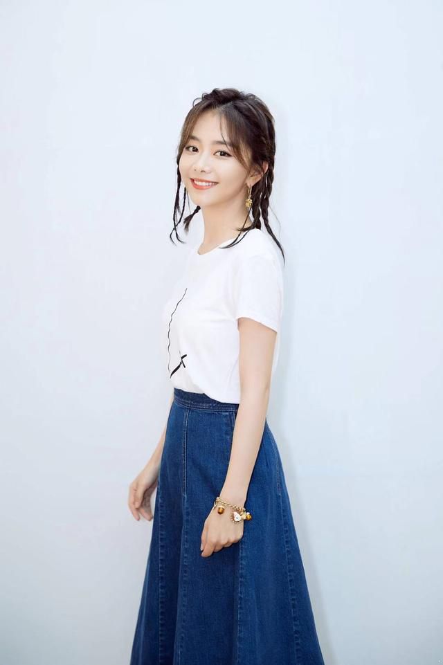 大圆脸超适合的发型既减龄又好看,圆脸适合什么样的发型显得有气质