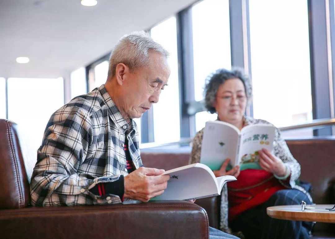 用生命影响生命朗诵央视,用生命影响生命手语朗诵