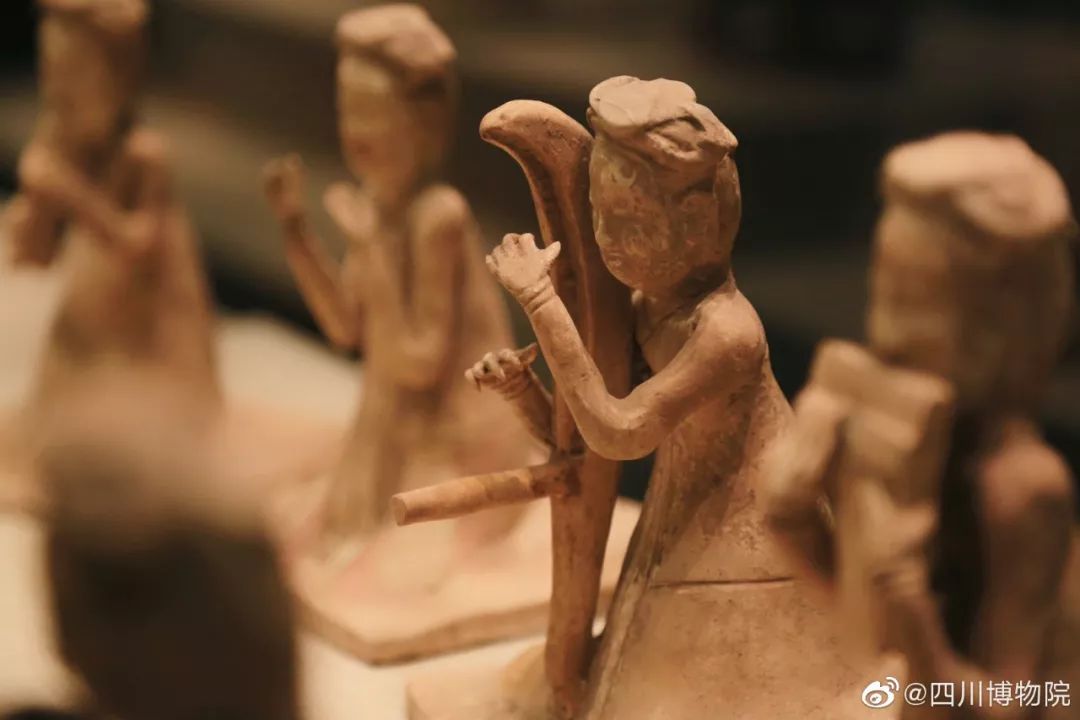 “火”上了央视!没想到夜晚的成都,居然藏了这么多耍法