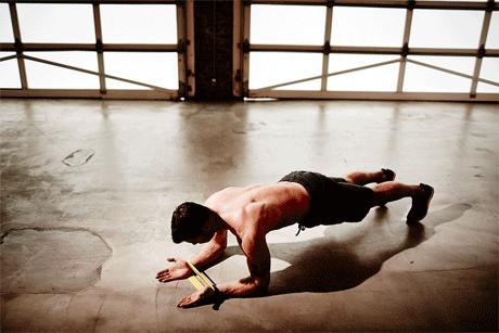 平板支撑交替摸肩练什么,平板支撑可以练腹直肌吗