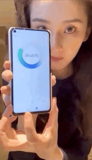 宋祖儿画猫眼妆,宋祖儿用口水画三角眼影