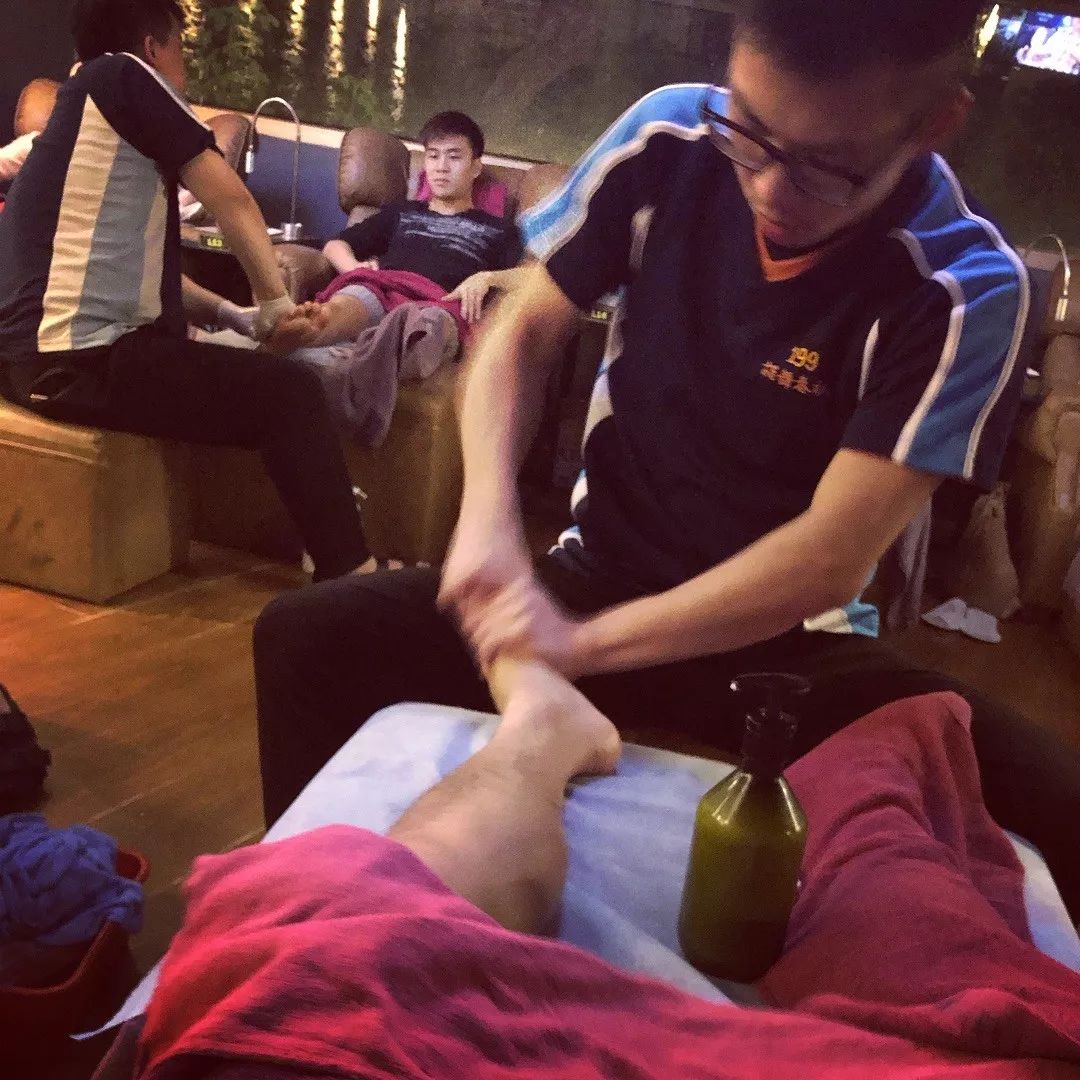 年轻人如何应对中年危机,当代青年如何应对老年焦虑