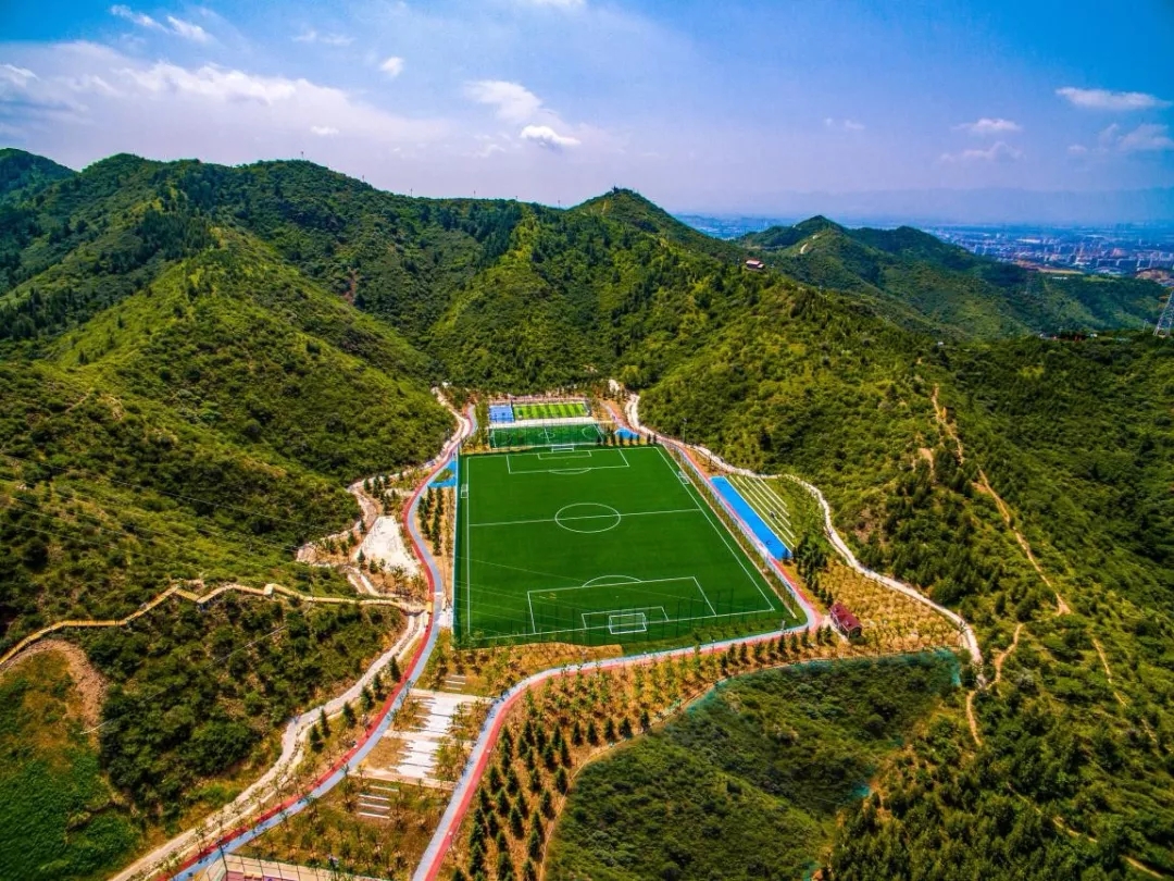 15日旅游精选：高颜值实拍！河北这个山顶足球场火了