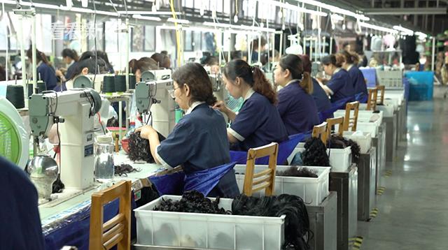 非洲女博士在河南做网络主播卖假发学习经商赚钱帮助穷人