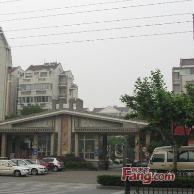 静安万荣小区VS广中苑,哪个更宜居?