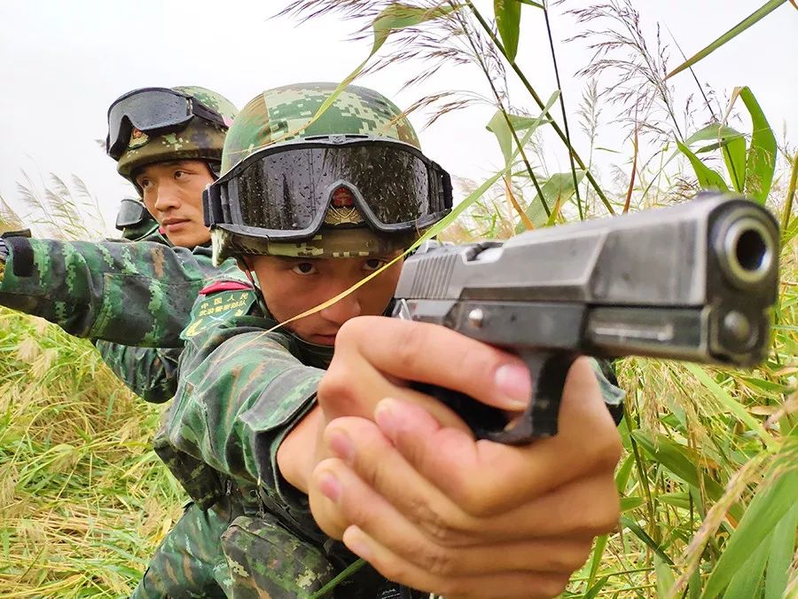 从这双手，带你走近一个有血性的特战队员