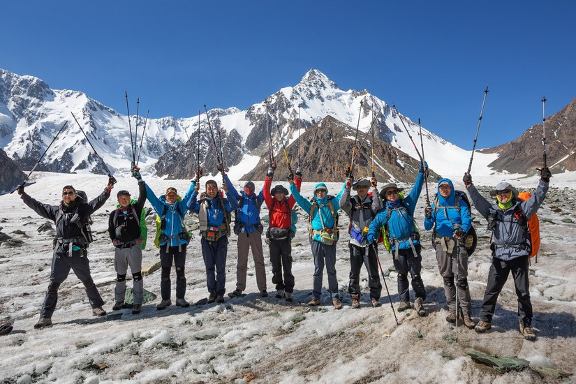 新疆徒步博格达大环线,博格达环线徒步穿越