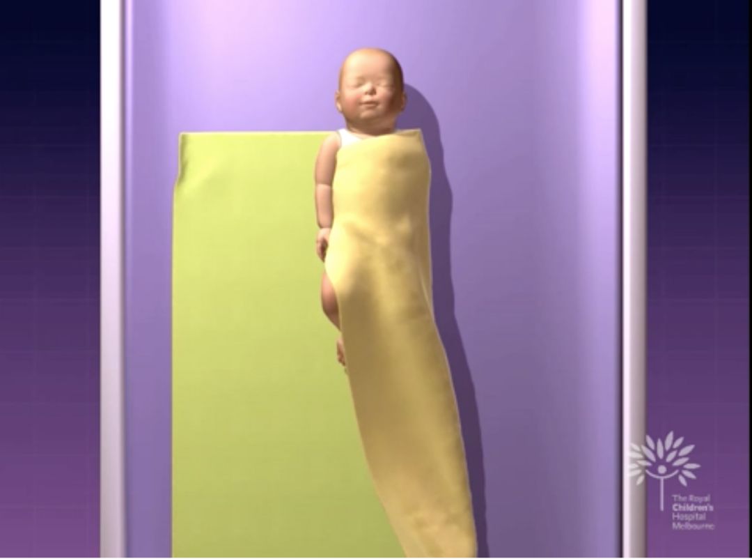 如何安全抱新生儿,宝宝裹襁褓睡会不会影响发育