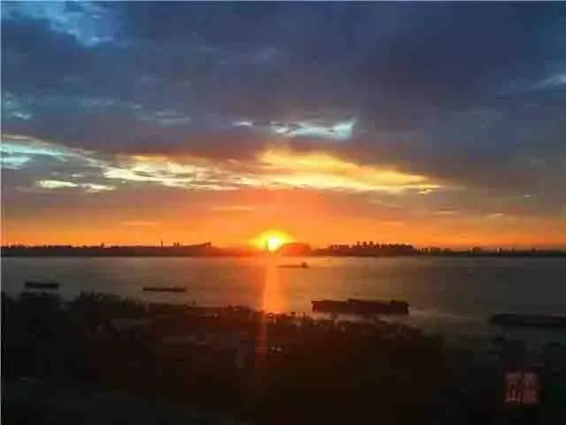 红绿蓝颜色寓意,红绿蓝的色相