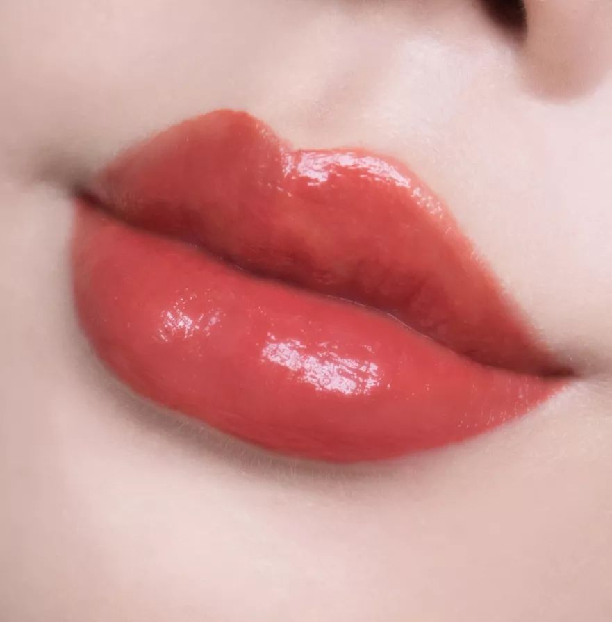 薄唇如何丰唇好看,丰唇使嘴唇变得更美