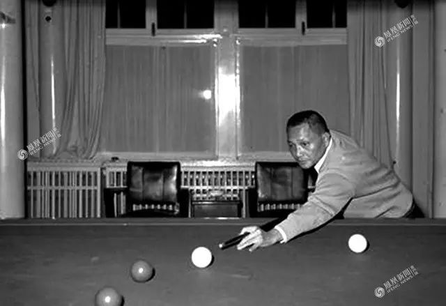 今天他115岁了，*小平邓**人生的40个瞬间