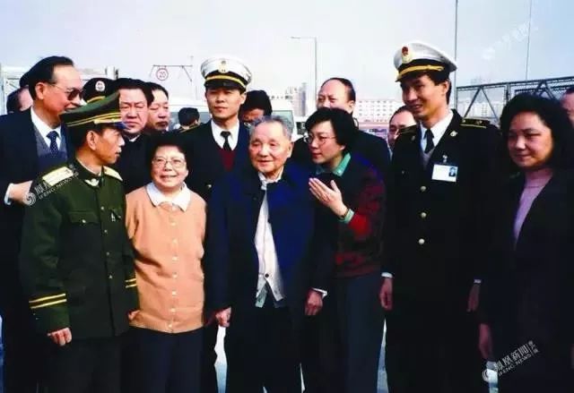 青看点||今天他115岁了，*小平邓**人生的40个瞬间