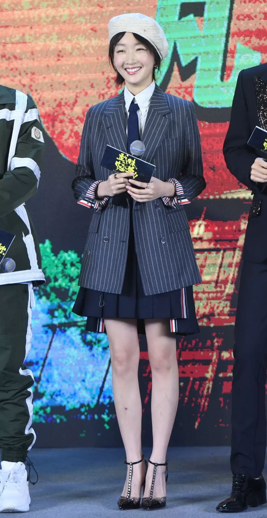 雎晓雯周冬雨吹泡泡,雎晓雯吹泡泡周冬雨