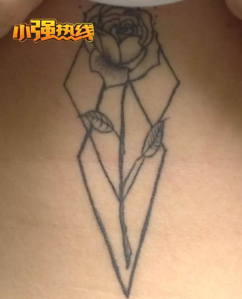 有纹身可以做空姐嘛,有纹身可以做空姐