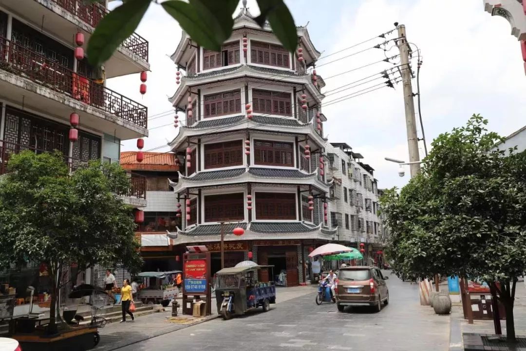 是什么样的一出戏能轰动整座城?