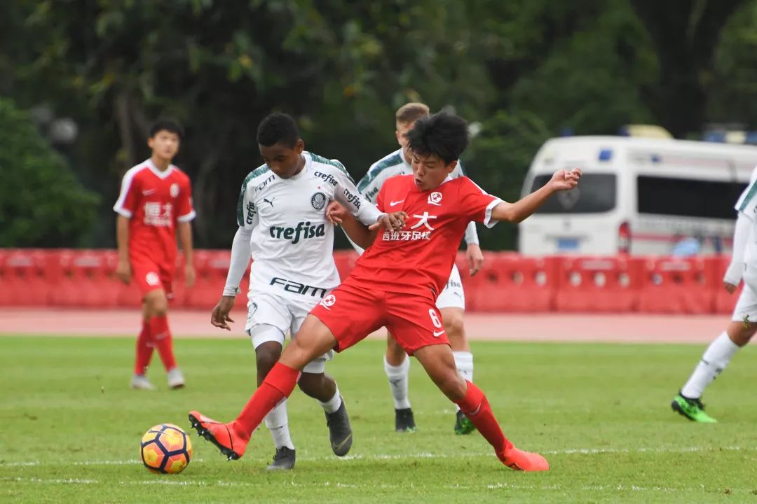 u13冠军杯恒大足校3战全胜夺冠,u15东亚杯中国队夺冠恒大足校