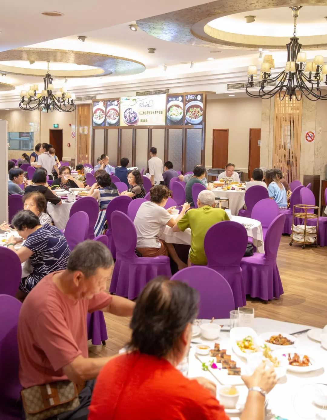 东海开渔第一网！20年本帮菜大佬开卖小海鲜，人均只要100+