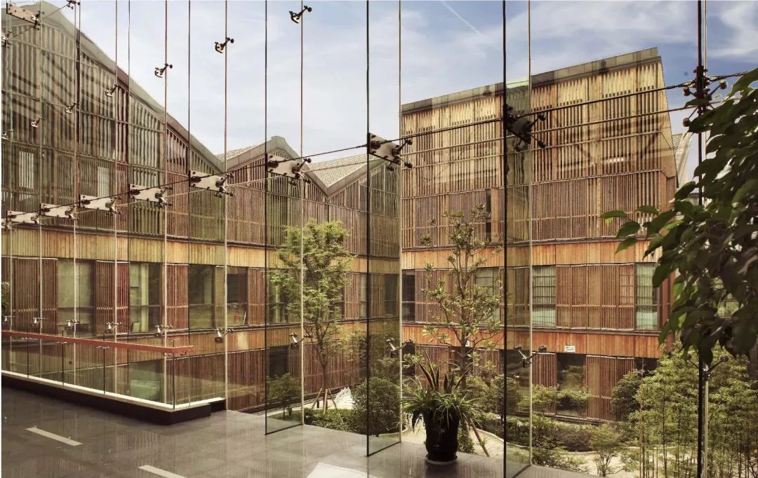 爱豆的父母都叫他们什么名字,爱豆的爸爸妈妈