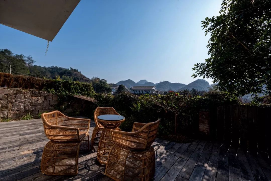 谁说江南无金秋？这座高铁直达的小县城靠一间仙气民宿，就撩到了无数隐居客