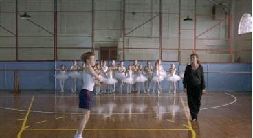 乔治小王子闹脾气视频,乔治小王子被吓哭