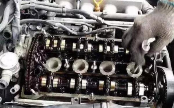 发动机清理积碳可以省油么,发动机脏了如何清理