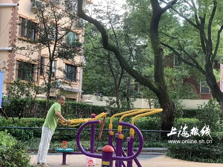 TA藏在静安,可能是市中心最袖珍公园,重温老上海的儿时记忆