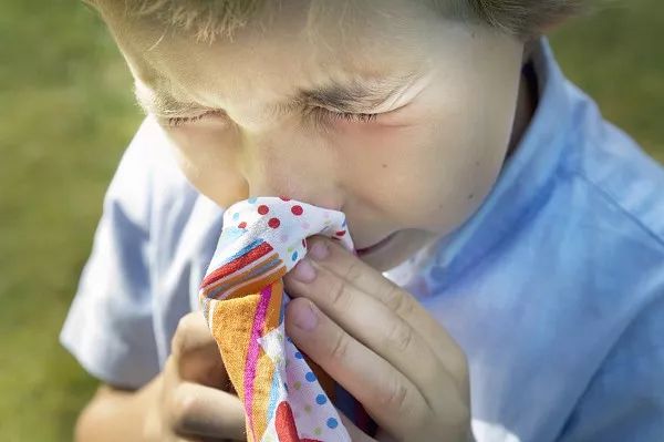 哺乳期宝宝过敏妈妈吃什么食物好,宝宝食物过敏辅食没添加上