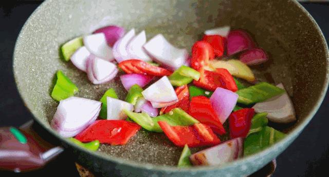 用坏了的不粘锅怎么办,熟铁锅怎么养才不粘锅