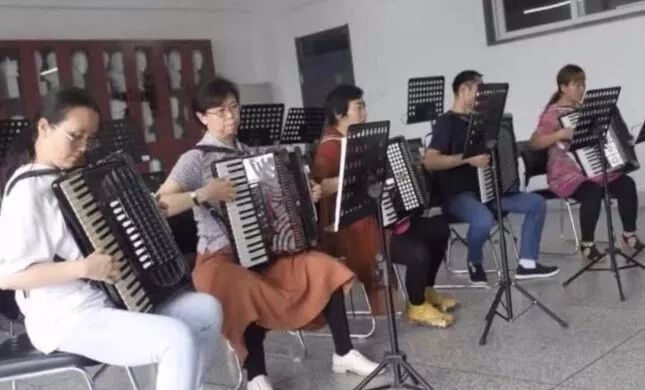 老年教育课程报名通知,社区老年课堂招生通知