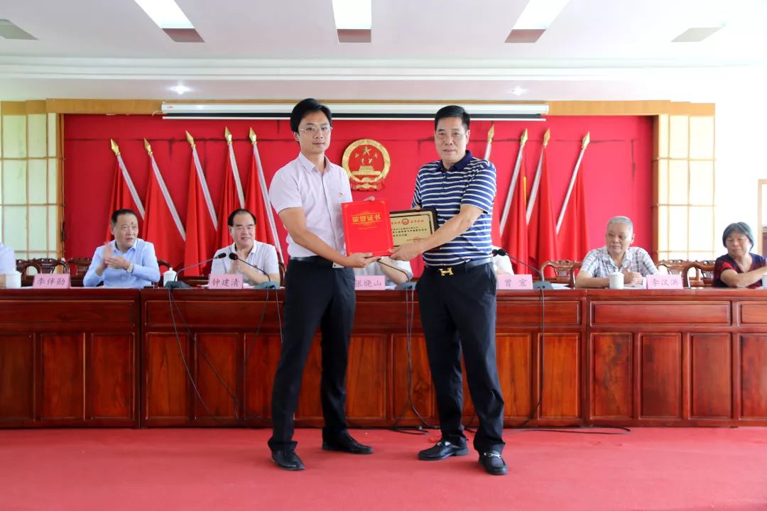 华城，百万奖师生，“五心”抓教育！