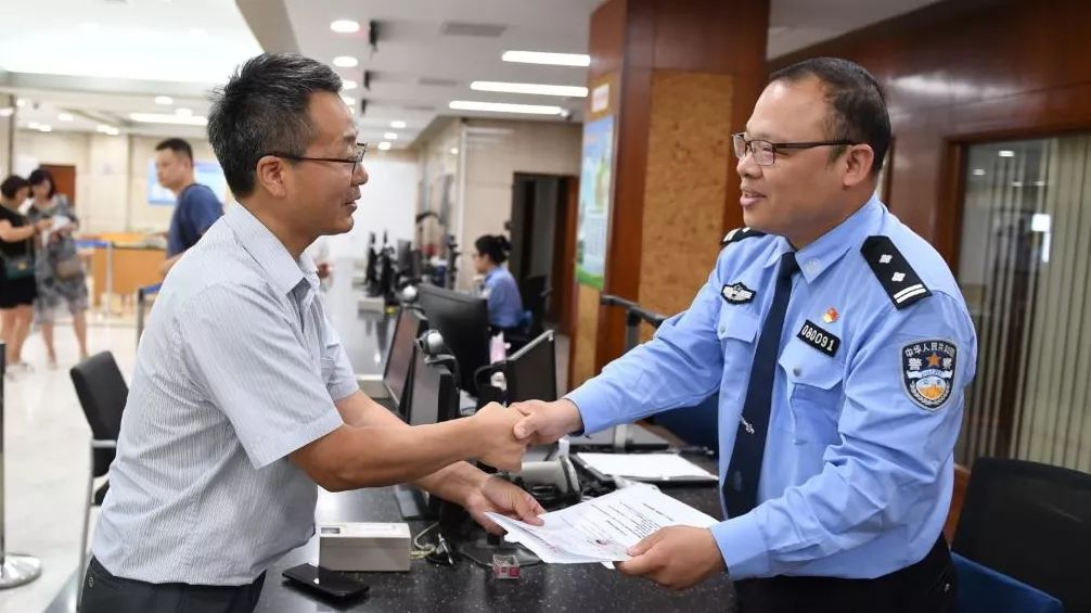 群众利益无小事一点一滴见初心,群众事情无小事下一句