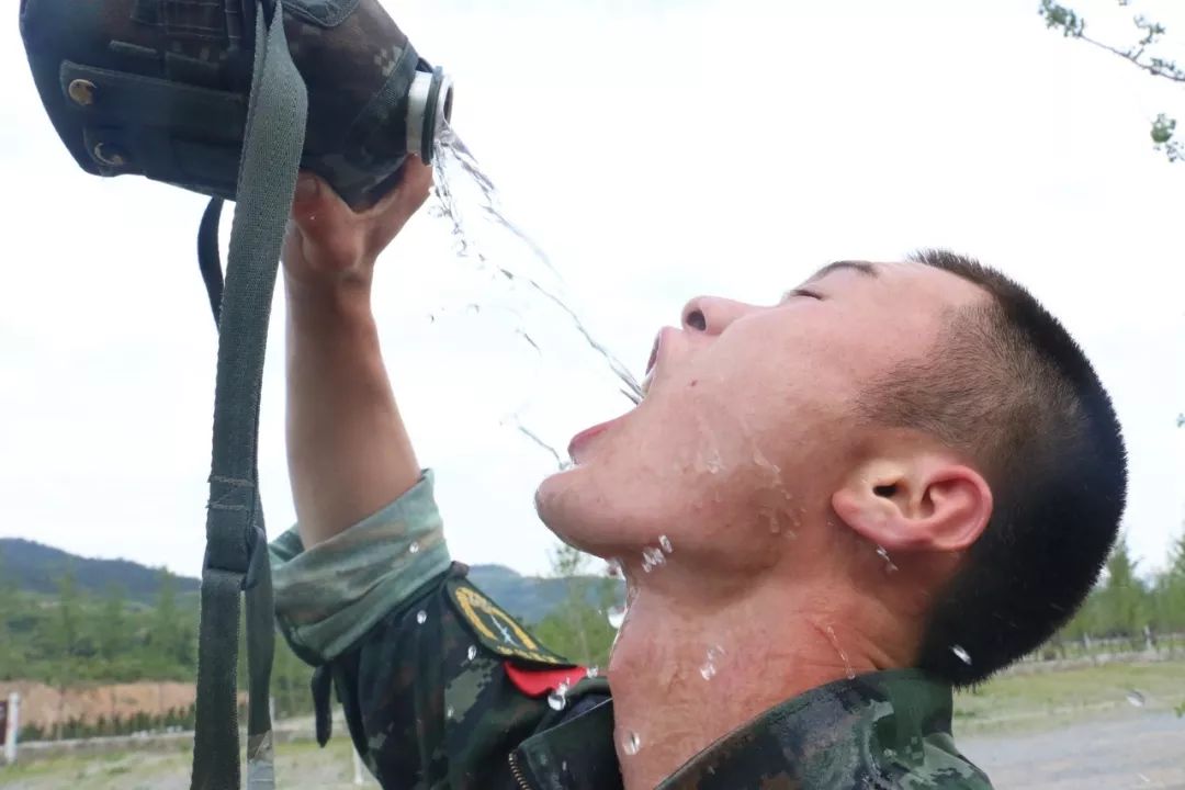 新兵连真实的一天,现在新兵连三个月的真实生活