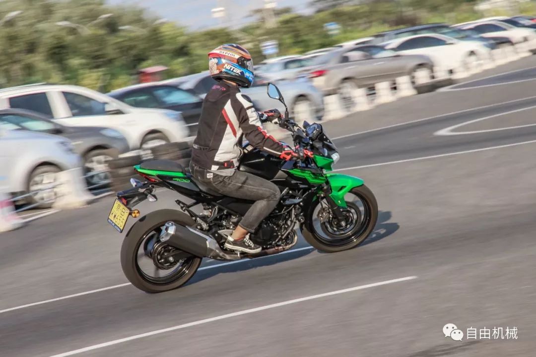 川崎z400加速感不明确,川崎z400功能演示