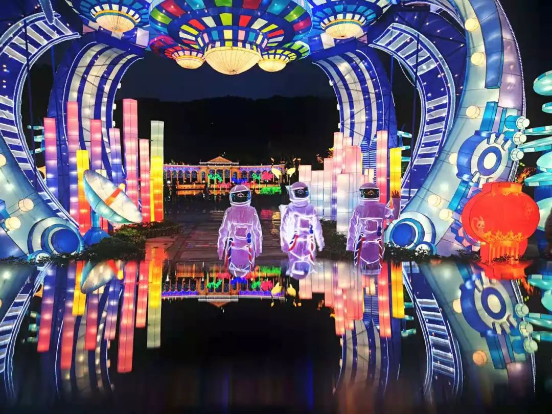 白天赏花晚上看灯光秀意境餐厅,云台花园看花灯