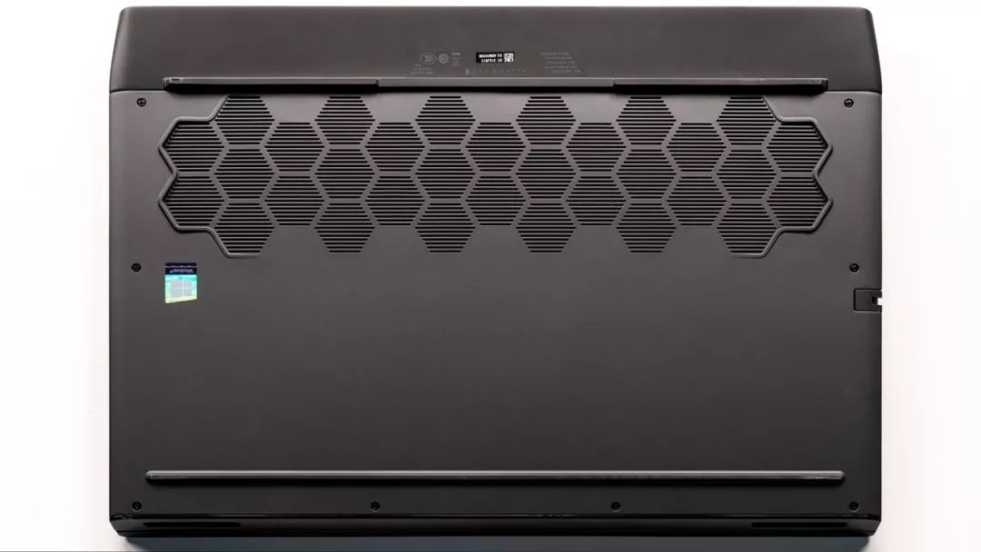 聊一款价格实惠很多的正经笔记本,聊一款搭载新独显的商务笔记本