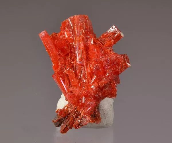 假如绿松石会说话,如果金属会说话的故事