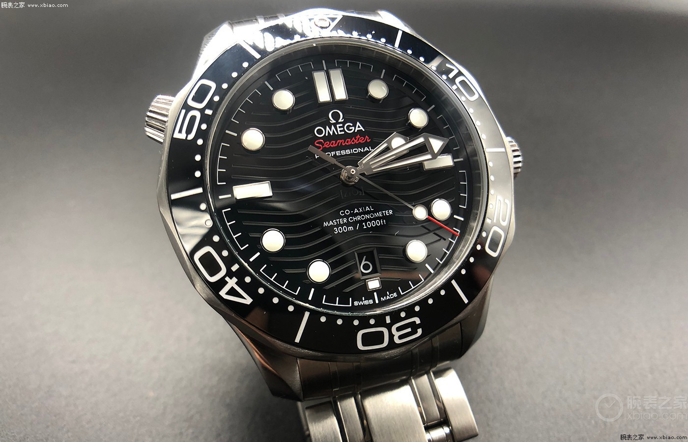 欧米茄海马300米夜光能持续多久,欧米茄海马300钢带好还是橡胶好