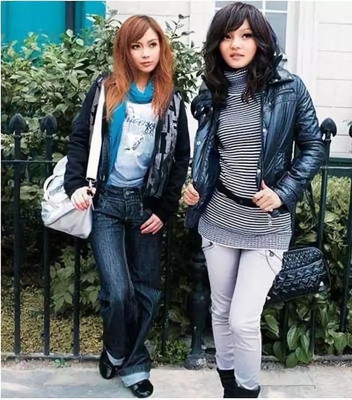 “过气”十年，凭什么她发个问号也能上热搜？