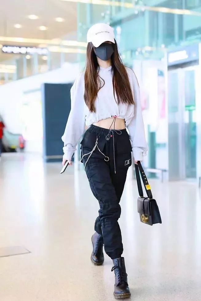 Jio热都要穿的马丁靴，作为辣妹的你得不得来一双嘛？