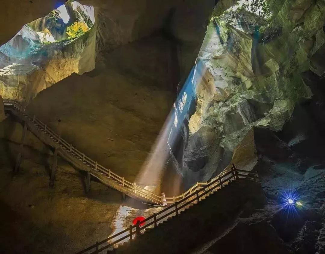 这两人太大胆！竟在黄石广电吵架