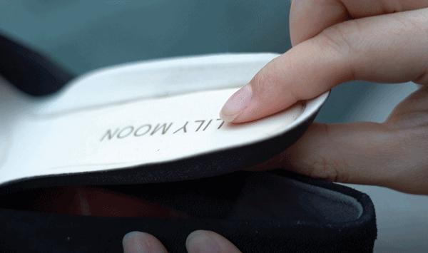 奥黛丽赫本钟爱的猫跟鞋,奥黛丽赫本尖头小黑鞋