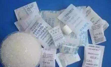 家长注意！多名小孩被炸瞎！随处可见的Ta遇水就会爆炸！