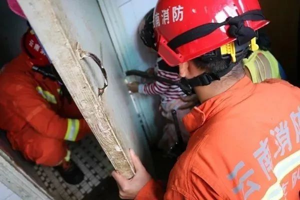 《烈火英雄》入选中小学生推荐观影影片，800字观后感你准备好了吗？